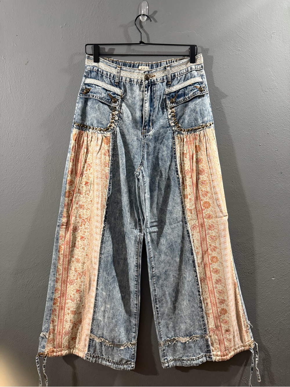 POL Blue Denim Wide-Leg Jeans with Cream & Pink Floral Panels